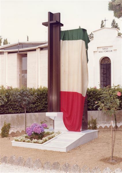 Monumento Avis Cimitero 19 Giugno 1983